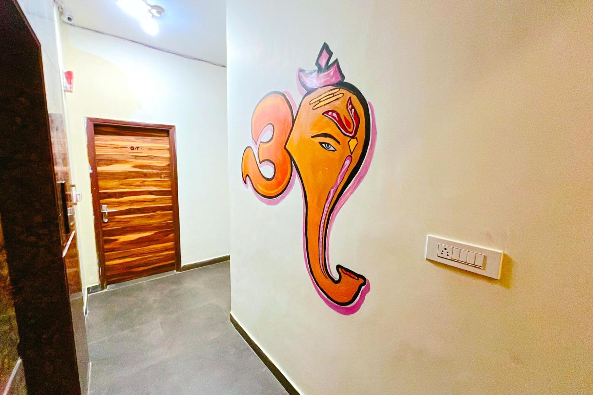 Ganga Ashoka Hotel Рішикеш Екстер'єр фото